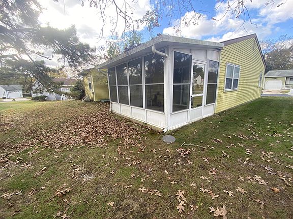 4th image of 21 Brentwood St #73