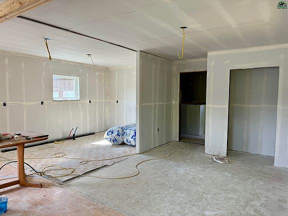 5th image of 216 Aurora Dr