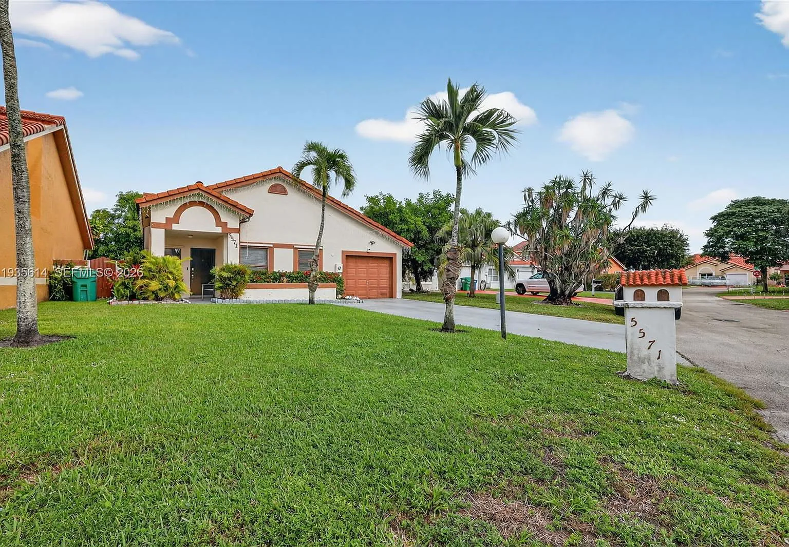 3 bed, 2.0 bath, $3,400 — Photo 3