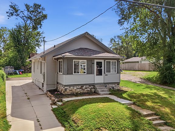 3rd image of 1625 22nd St