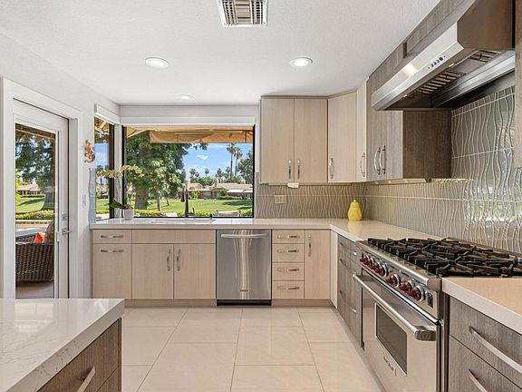 4th image of 292 Tolosa Cir