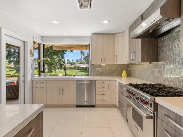292 Tolosa Cir, Palm Desert, CA 92260