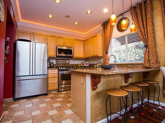 3rd image of 3773 Versailles Ct