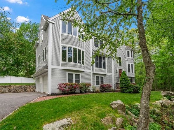 10 Heritage Ln, Cohasset, MA 02025