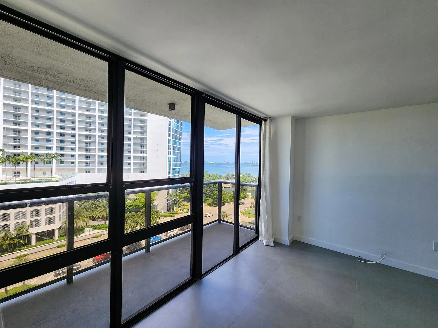1 bed, 1.5 bath, 800 sqft, $2,675 — Photo 2