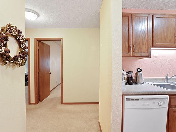 5th image of 4 Pine Tree Dr APT 117