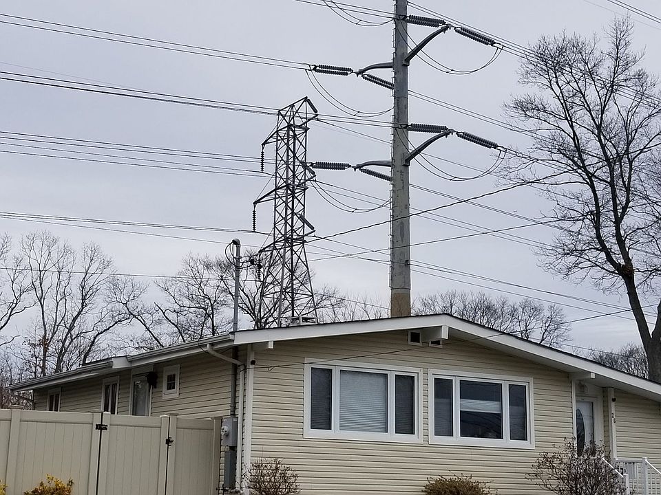 1st image of 14 Duane Dr