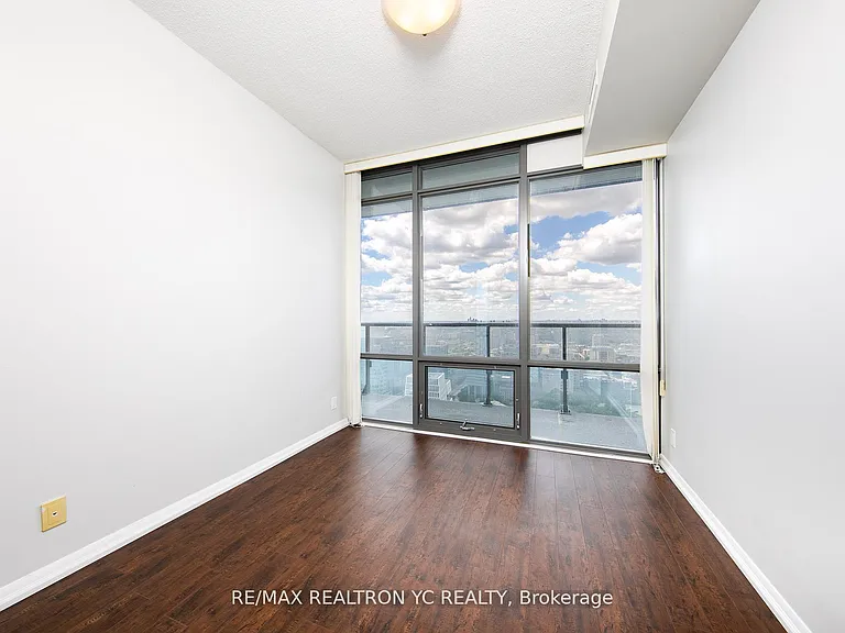 832 Bay St #3510 — Photo 22