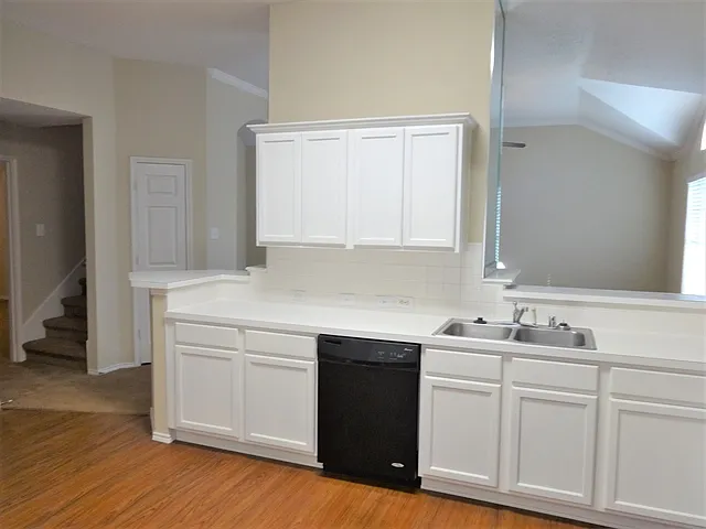 649 Babbling Brook Dr — Photo 2