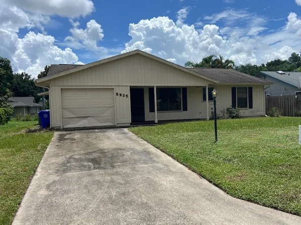5935 24th St, Vero Beach, FL 32966