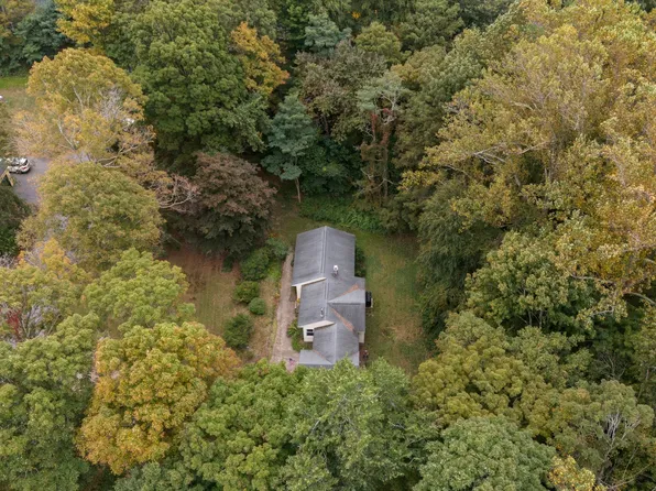 6 Melody Lane, Essex, CT 06442