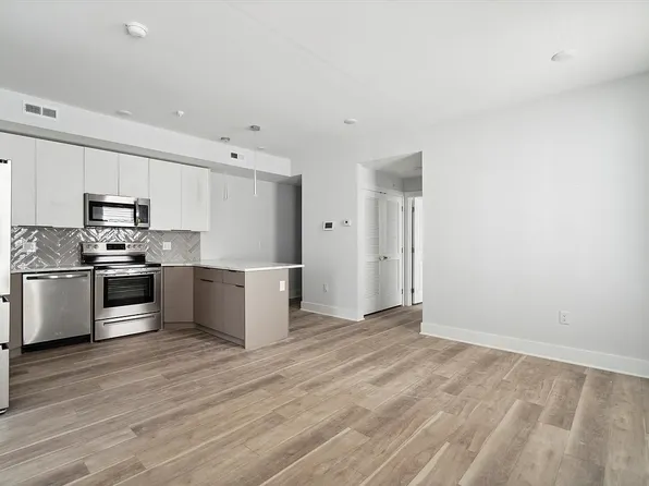 748 N 40th St Unit 4, Philadelphia, PA 19104