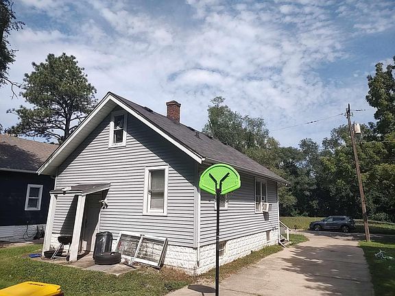 4th image of 611 S Henrietta Ave