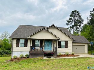 202 Morningside Dr, Albertville, AL 35951
