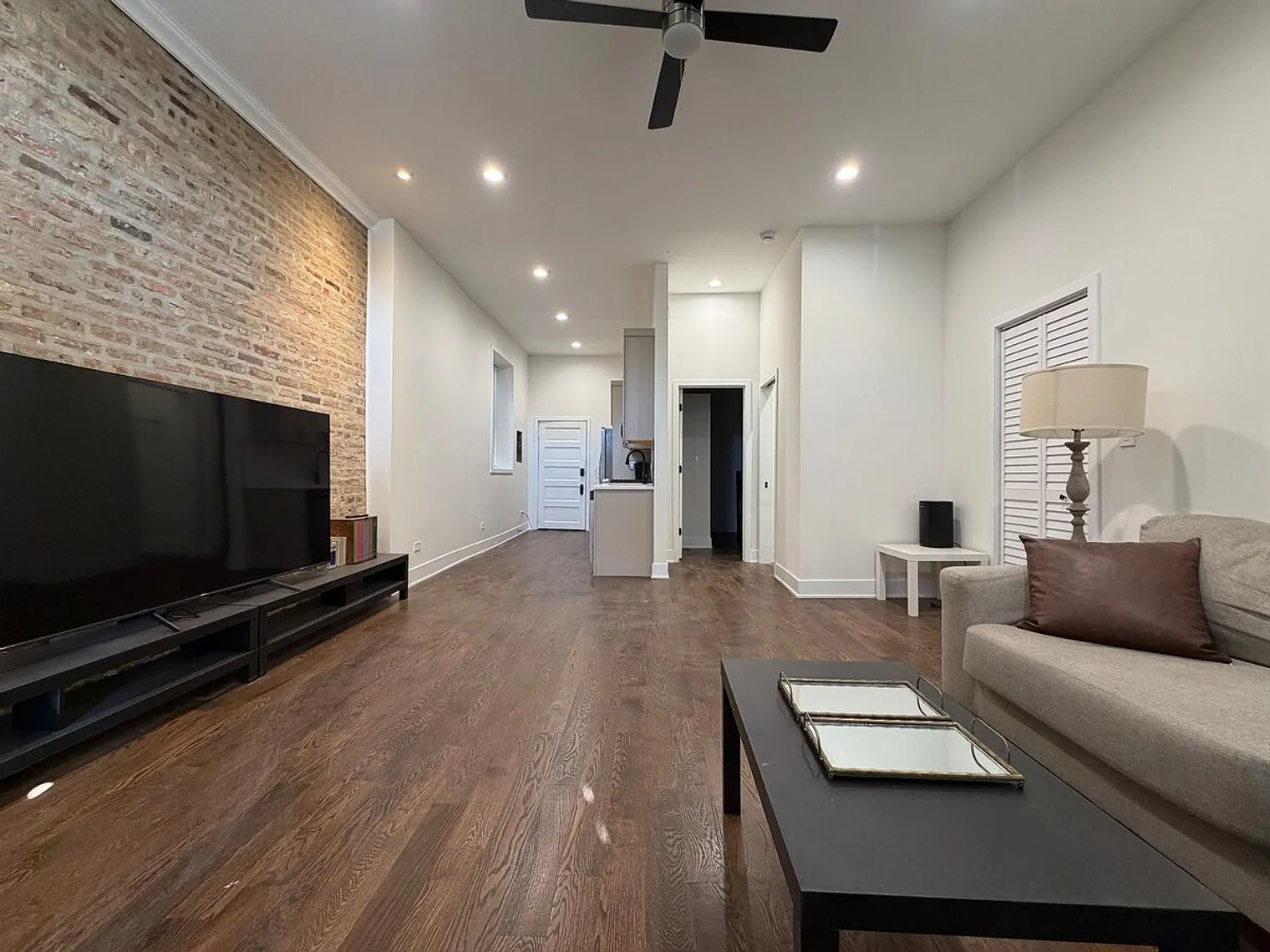 1 bed, 1.0 bath, $3,947 — Photo 2
