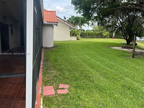 3rd image of 1652 Egret Rd