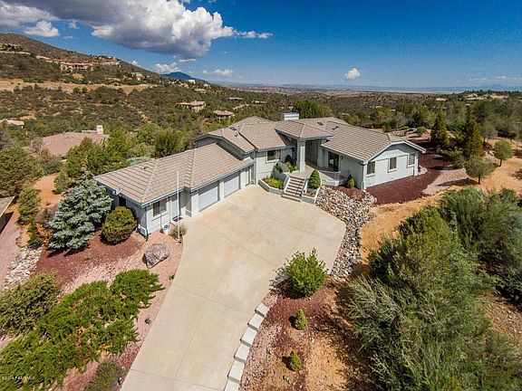 2nd image of 394 Sunny Cove Cir