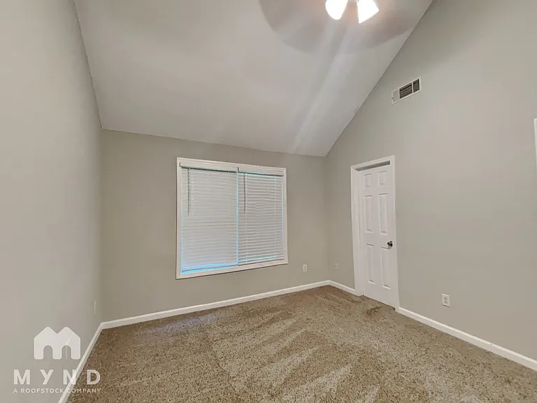 1013 Vineyard Walk — Photo 12