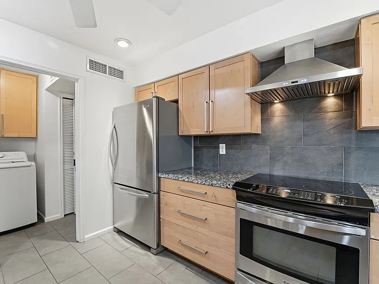 2051 E Hermosa Dr — Photo 19