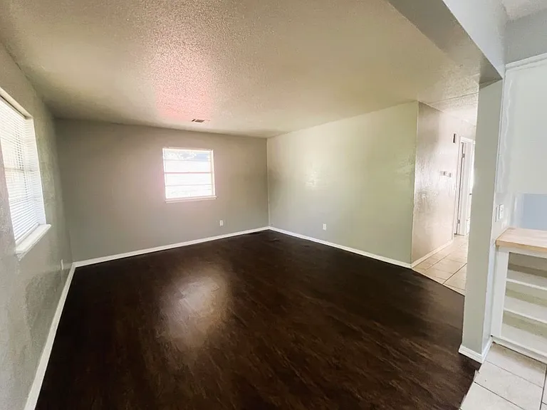 217 NW 80th St — Photo 5