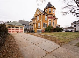 593 S Main St, Woonsocket, RI 02895