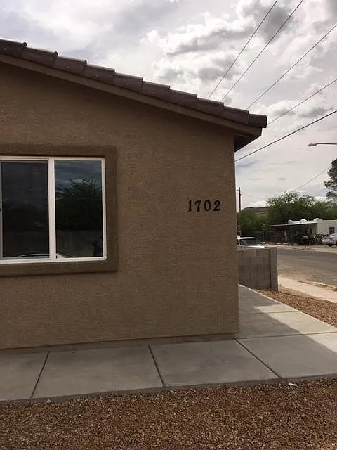 1702 S 8th Ave — Photo 3
