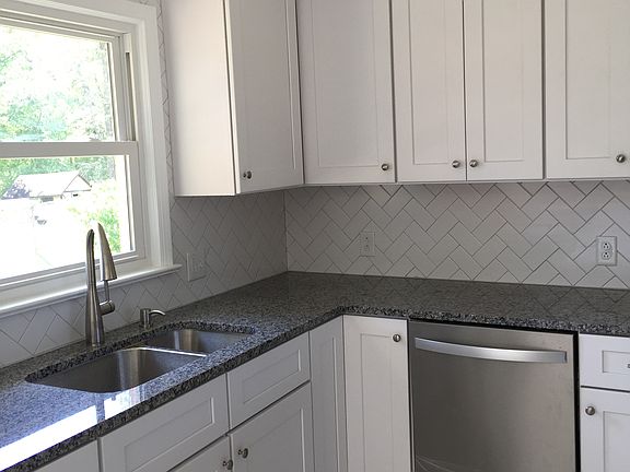 5th image of 1529 Wilkins Dr
