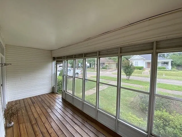 529 W Oak Ave — Photo 15