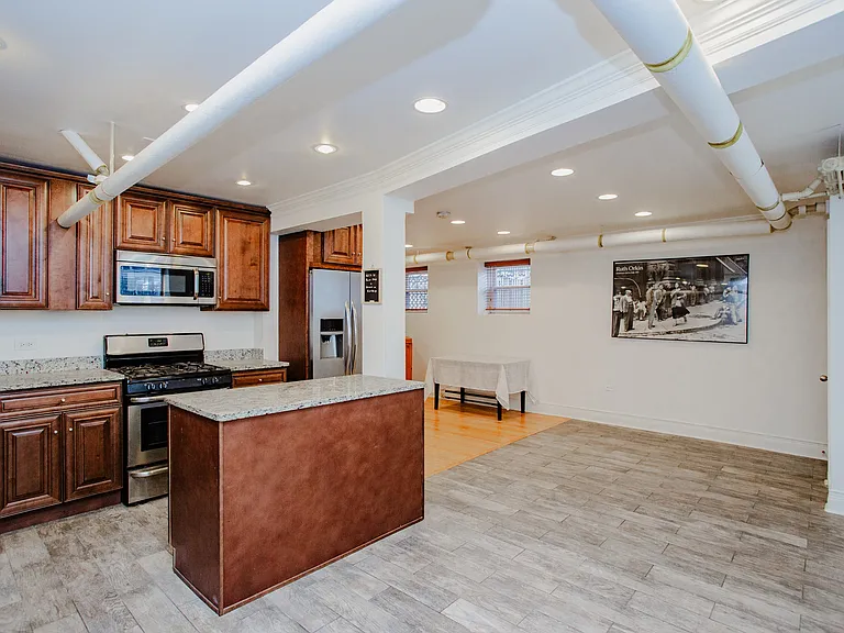 622 W Briar Pl #G — Photo 8