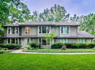 21251 W Beechwood Ct, Mundelein, IL 60060
