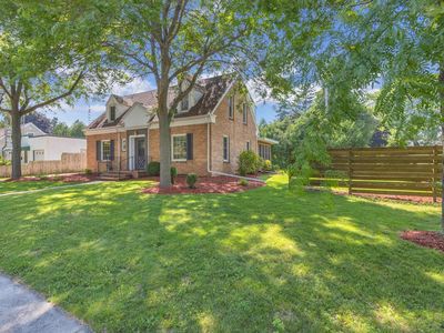 516 West Lawn BOULEVARD, Manitowoc, WI, 54220