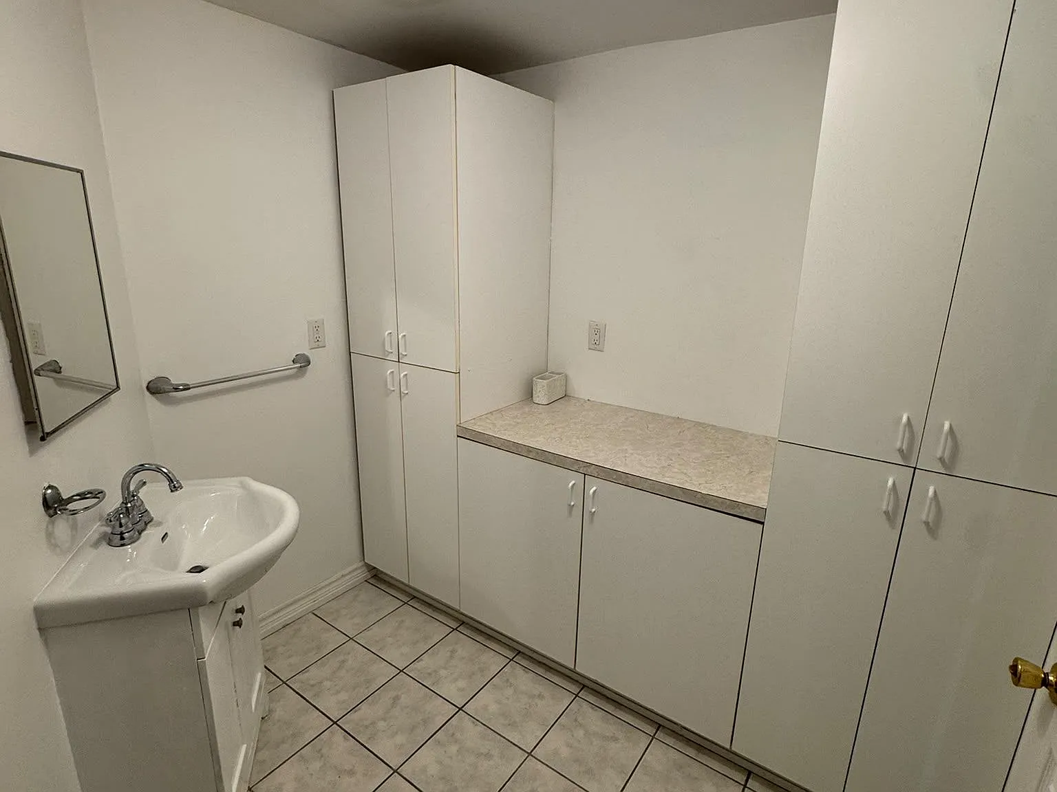 3 bed, $2,500 — Photo 2