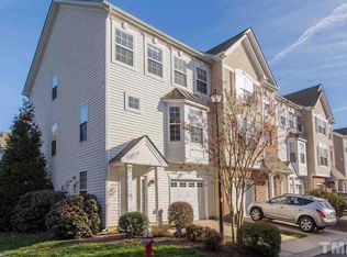 146 Madison Square Ln, Cary, NC 27513