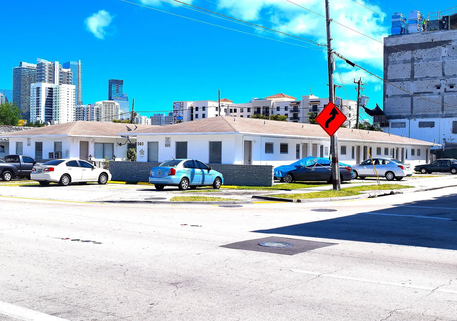 Studio - Centrally located- Walking distance to Brickell! — Photo 3