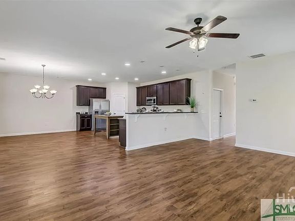 3rd image of 196 Calm Oak Cir