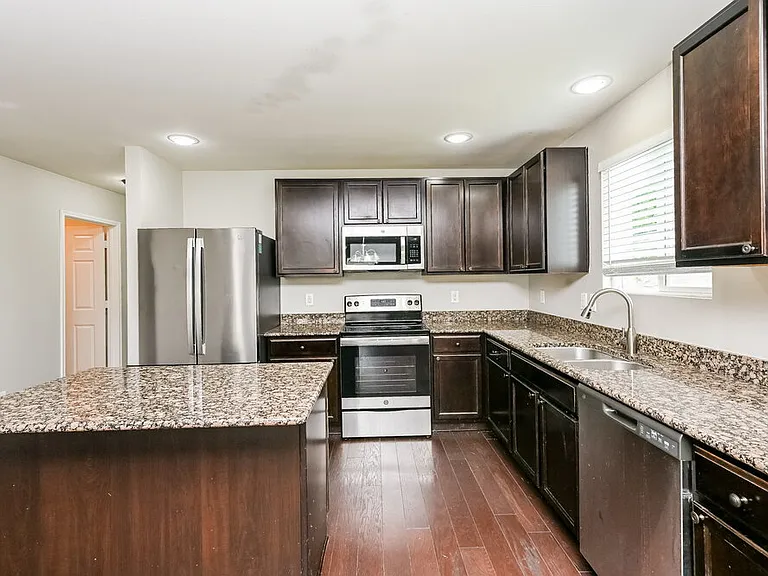10009 Calcite Dr — Photo 8
