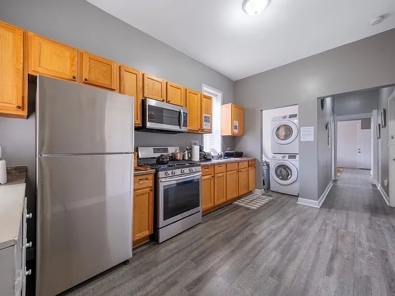 209 S Albany Ave #1 — Photo 3