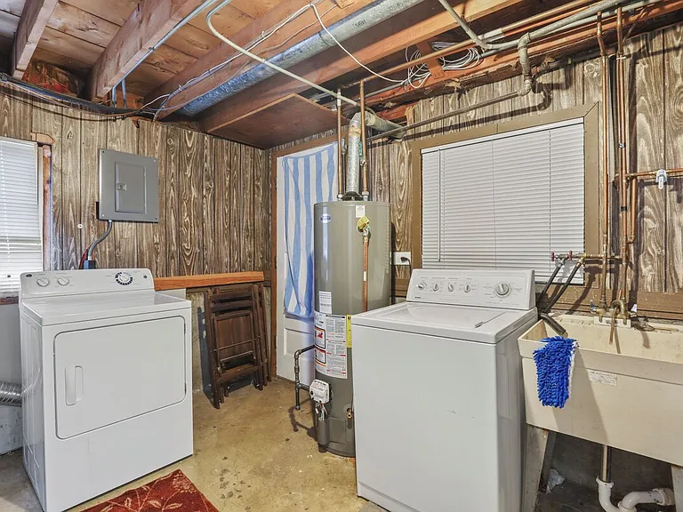105 N Prindle Ave — Photo 42