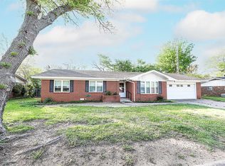 1209 Pebble St, Bowie, TX 76230