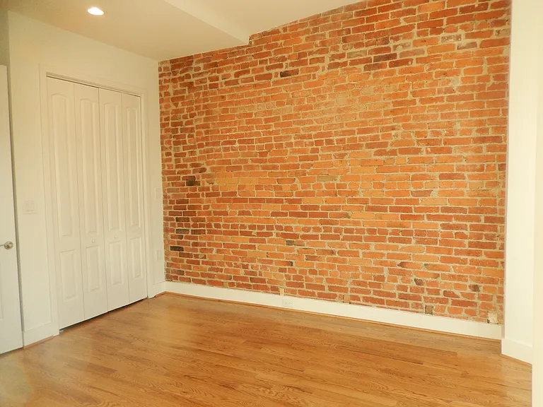 710 7th St SE #5BDRMS — Photo 35