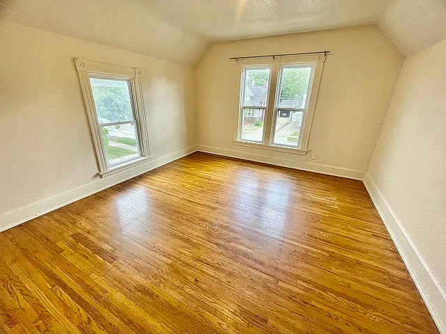 400 2nd Ave SW #2 — Photo 8