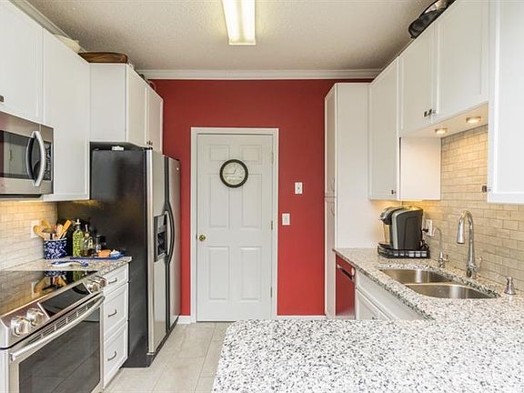 3rd image of 1005 Vinings Forest Ln SE