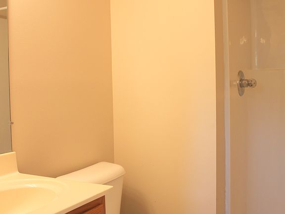 5th image of 306 Lakeview Dr