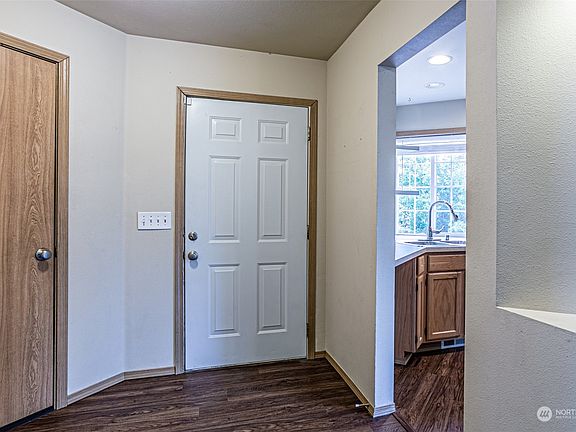 3rd image of 3301 49th Street NE