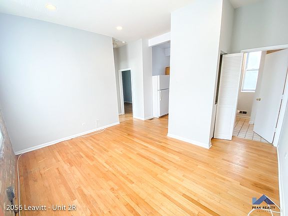 4th image of 2056 N Leavitt St #1711347