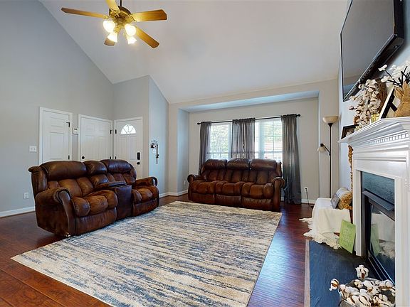 4th image of 221 Brimfield Dr