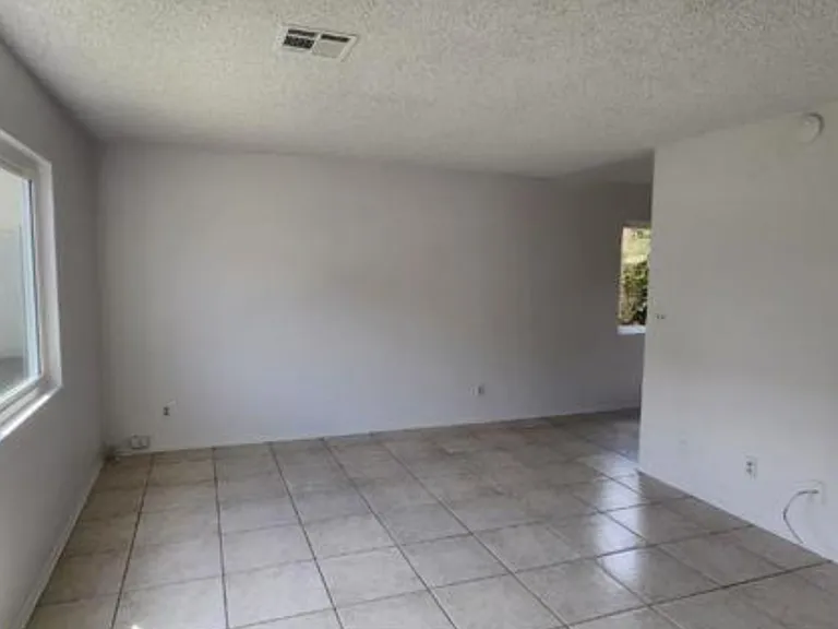 117 S Maple Ave #B — Photo 4