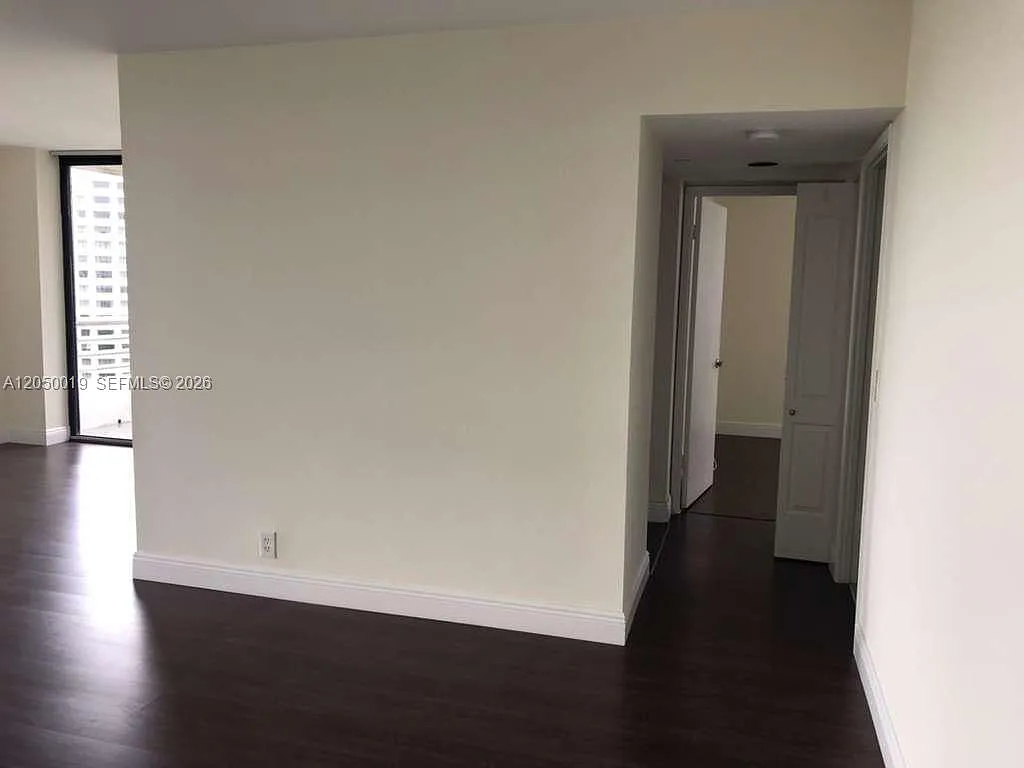 2 bed, 1302 sqft, $2,800 — Photo 3