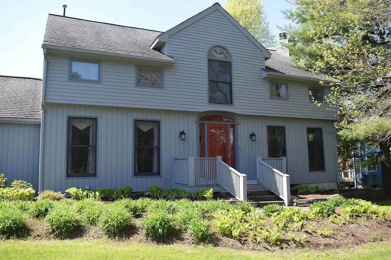 5 bed, 2.5 bath, 3680 sqft, $950 — Photo 2