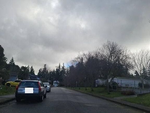5th image of 131 Alder St